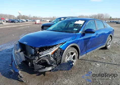 2025 Kia K4 Lxs z USA, uszkodzony, nr VIN 3KPFT4DE3SE088096